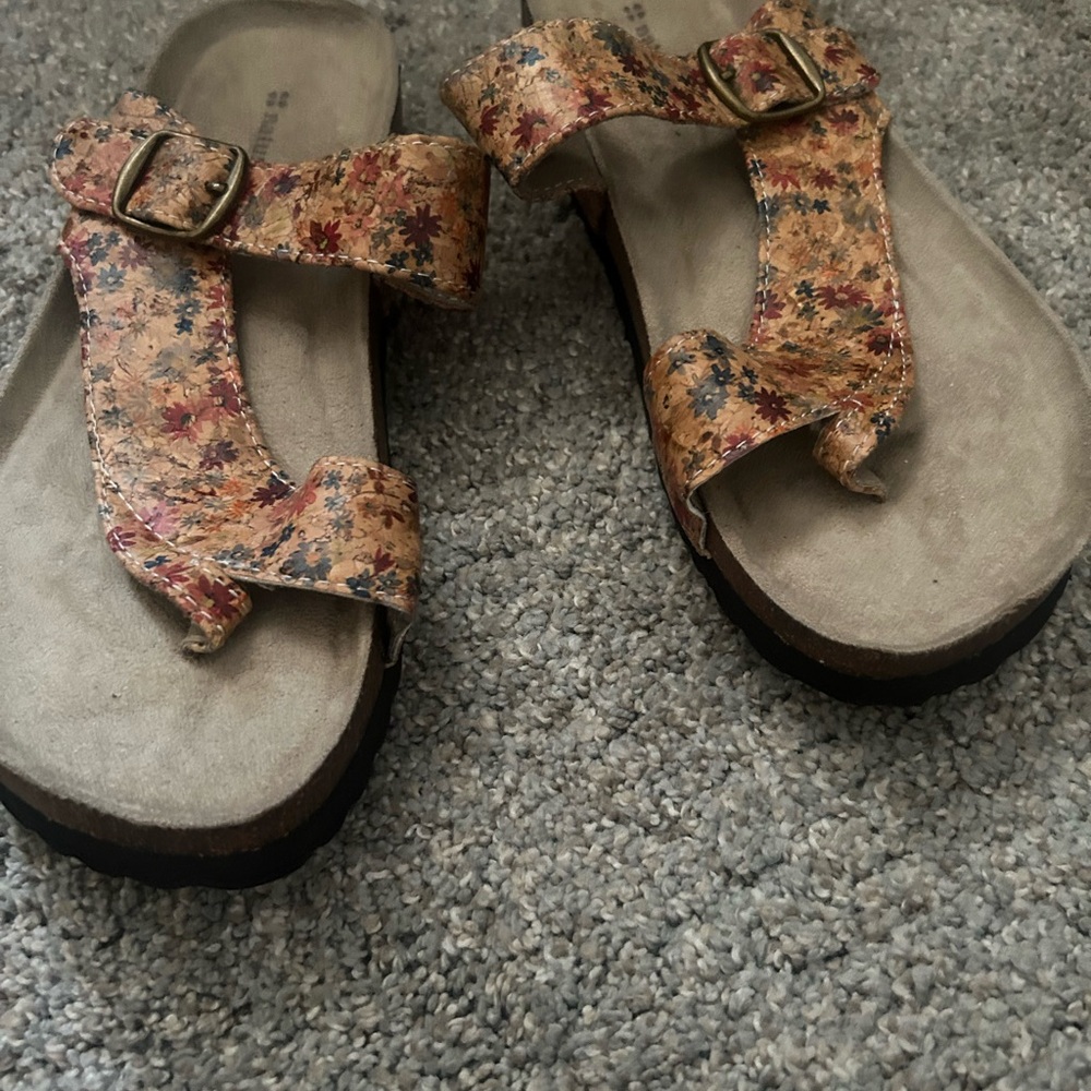 Naturalizer Cream and Brown Sandals with Comfort Footbed